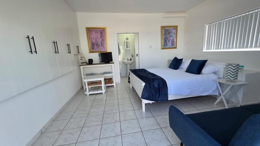 5 Bedroom Property for Sale in Dana Bay Western Cape